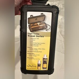Alec Bradley By Cigar Caddy Travel Series Humidor. Holds 15 Cigars. New